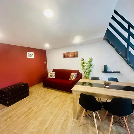 House Valpie * Avola