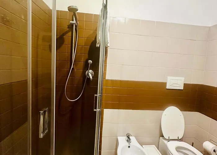 House Valpie * Avola